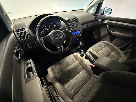 Volkswagen Touran 5 of 30