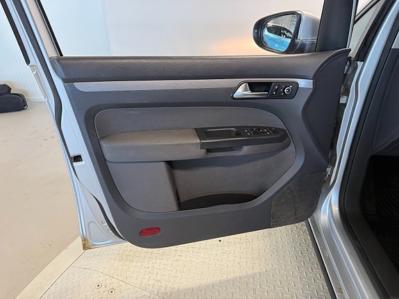 Volkswagen Touran 23 of 30