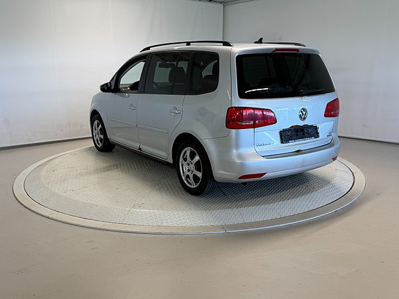 Volkswagen Touran 4 of 30