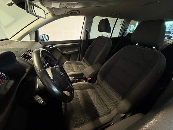 Volkswagen Touran 6 of 30