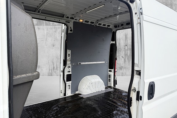Peugeot Boxer 335 27 of 30
