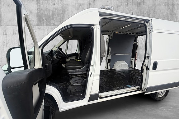 Peugeot Boxer 335 29 of 30