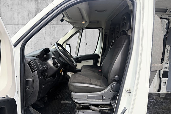 Peugeot Boxer 335 30 of 30