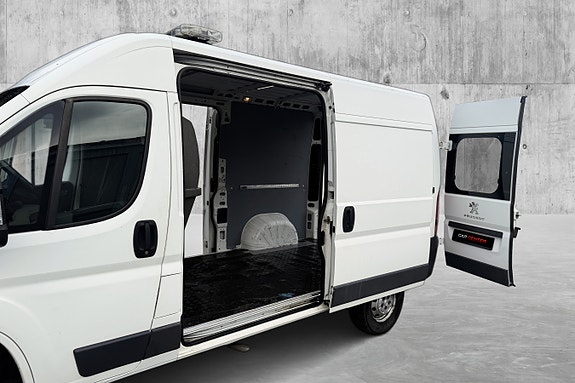 Peugeot Boxer 335 26 of 30