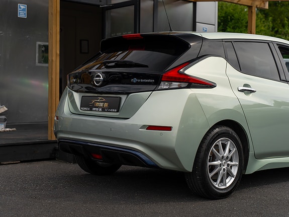 Nissan Leaf 4 of 30