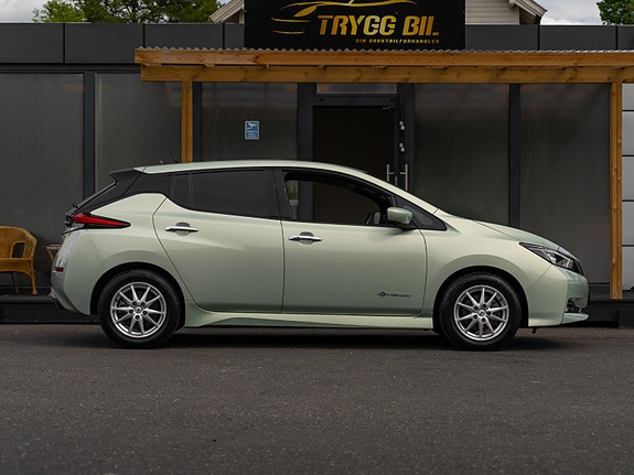 Nissan Leaf 5 of 30