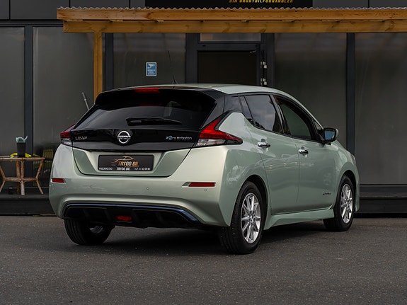 Nissan Leaf 7 of 30