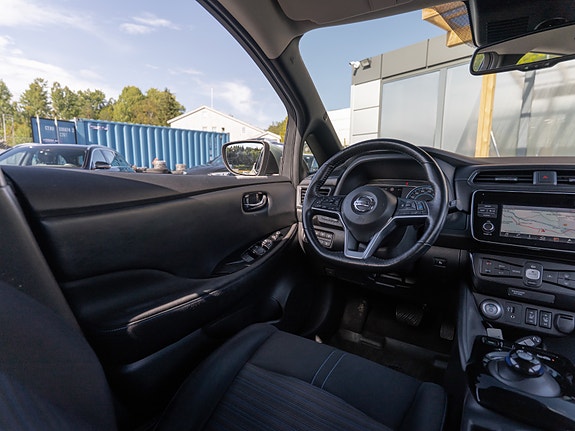 Nissan Leaf 27 of 30