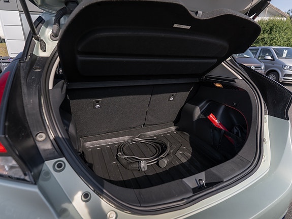 Nissan Leaf 16 of 30