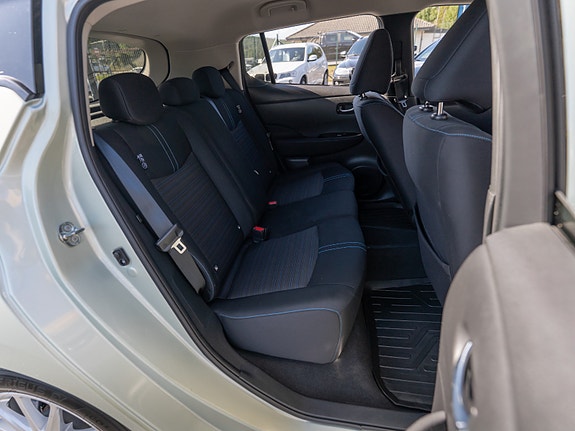 Nissan Leaf 24 of 30