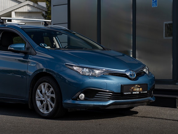 Toyota Auris 6 of 30