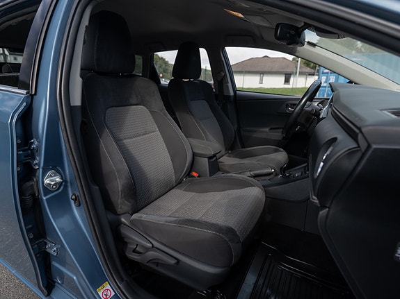 Toyota Auris 23 of 30