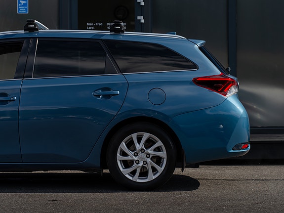 Toyota Auris 12 of 30