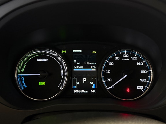 Mitsubishi Outlander 19 of 30