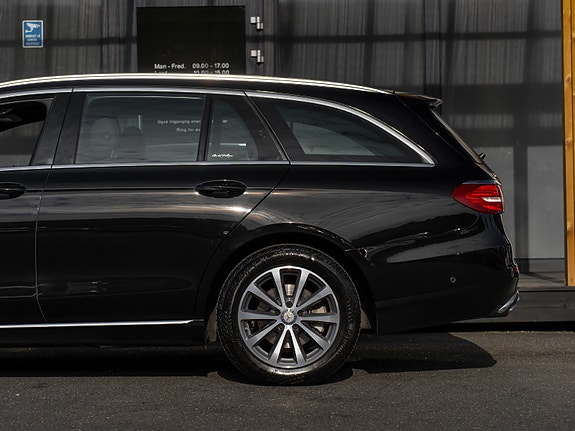 Mercedes-Benz E220 d 12 of 30