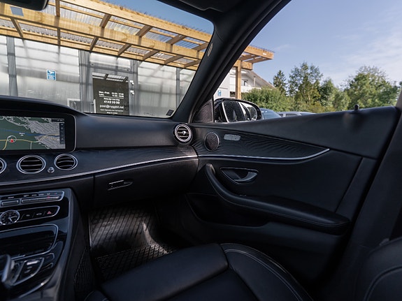 Mercedes-Benz E220 d 24 of 30