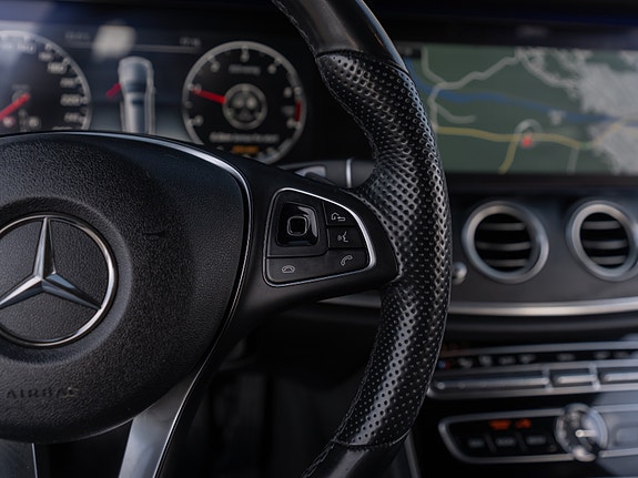Mercedes-Benz E220 d 27 of 30