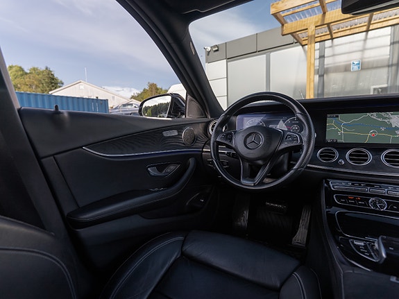 Mercedes-Benz E220 d 23 of 30