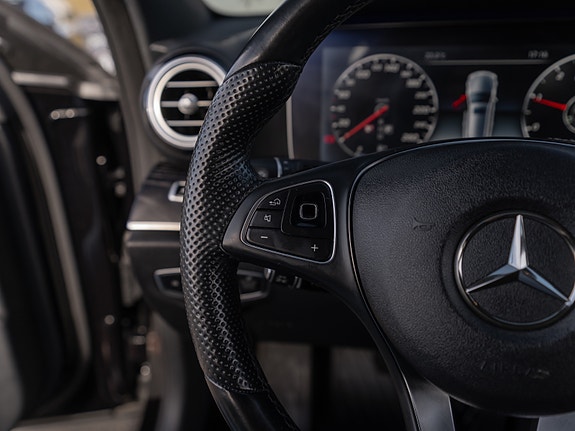 Mercedes-Benz E220 d 26 of 30