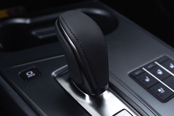 Lexus UX300e 19 of 30