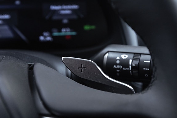 Lexus UX300e 13 of 30