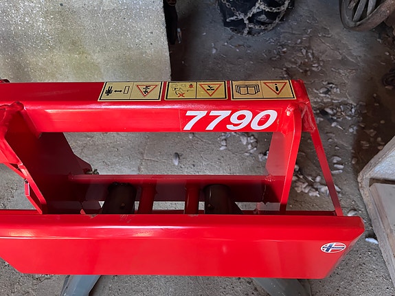 Dobbel balleløfter Underhaug NY 2023, kr 19 000,-