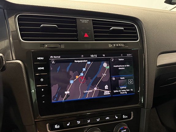 Volkswagen e-Golf VII 23 of 30