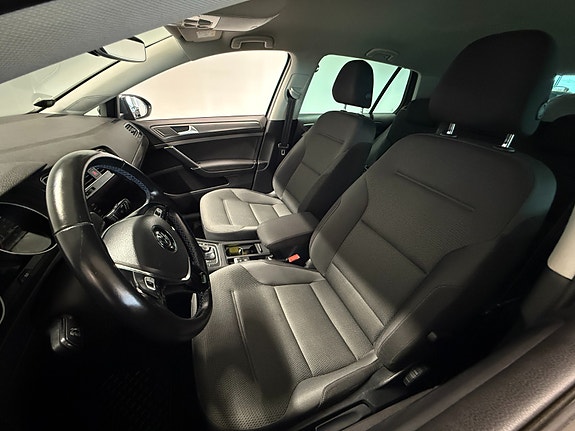 Volkswagen e-Golf VII 7 of 30