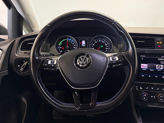 Volkswagen e-Golf VII 17 of 30