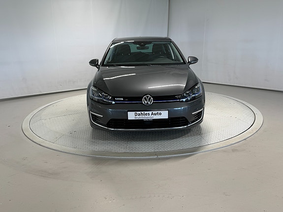 Volkswagen e-Golf VII 13 of 30