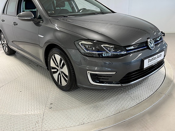 Volkswagen e-Golf VII 14 of 30