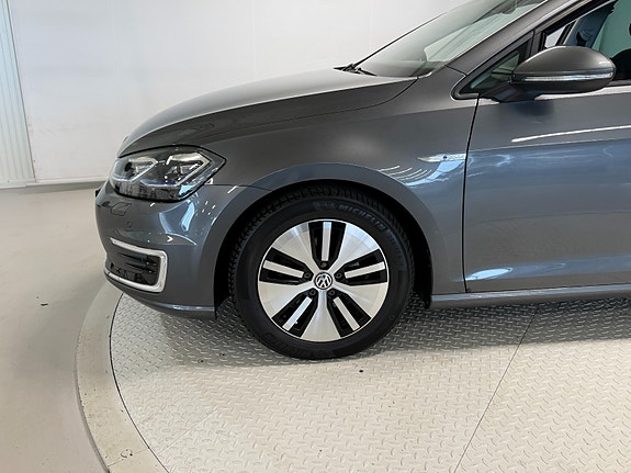 Volkswagen e-Golf VII 8 of 30
