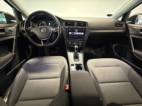 Volkswagen e-Golf VII 5 of 30