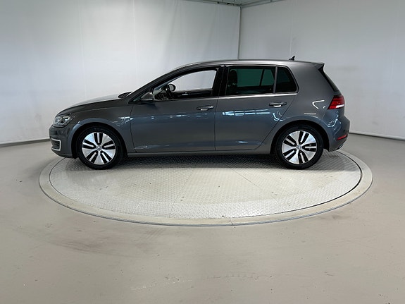 Volkswagen e-Golf VII 10 of 30