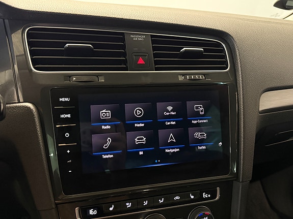 Volkswagen e-Golf VII 25 of 30