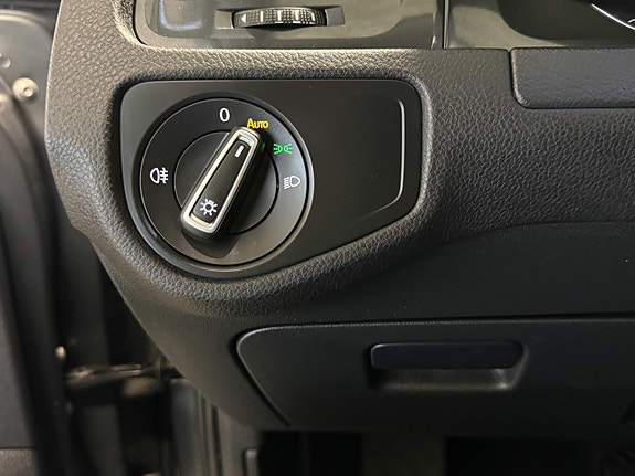 Volkswagen e-Golf VII 22 of 30