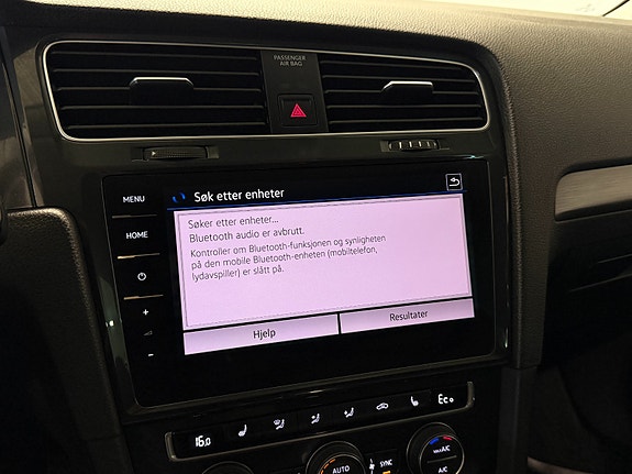 Volkswagen e-Golf VII 26 of 30