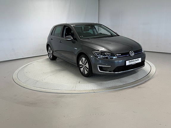 Volkswagen e-Golf VII 2 of 30