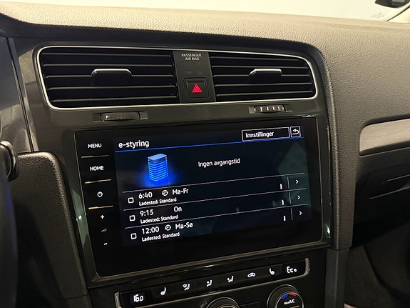 Volkswagen e-Golf VII 30 of 30