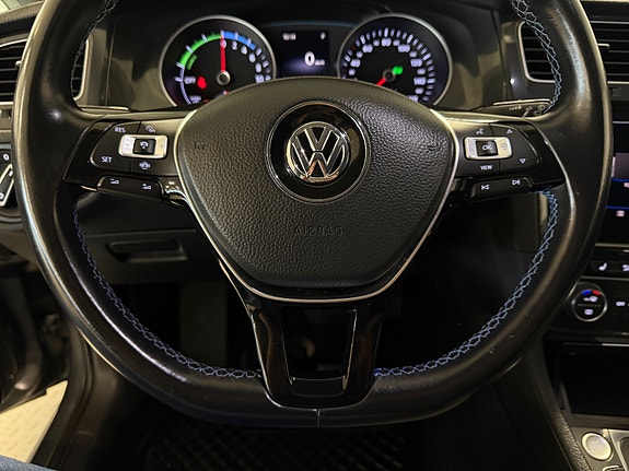 Volkswagen e-Golf VII 19 of 30