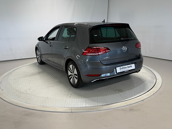Volkswagen e-Golf VII 15 of 30