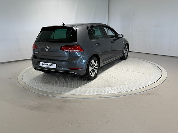 Volkswagen e-Golf VII 3 of 30