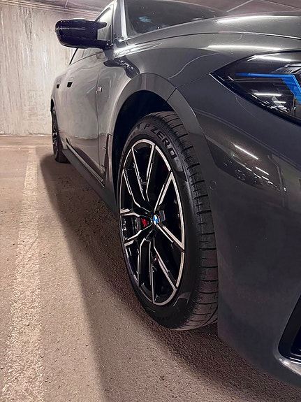 BMW i4 5 of 15