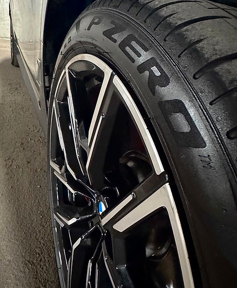 BMW i4 8 of 15