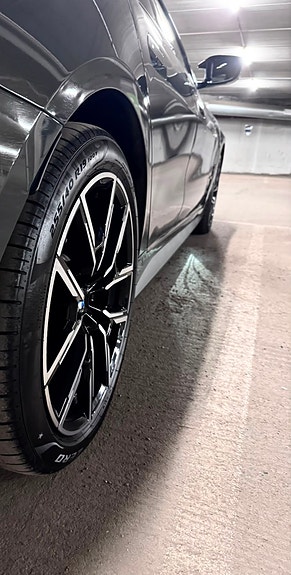 BMW i4 6 of 15