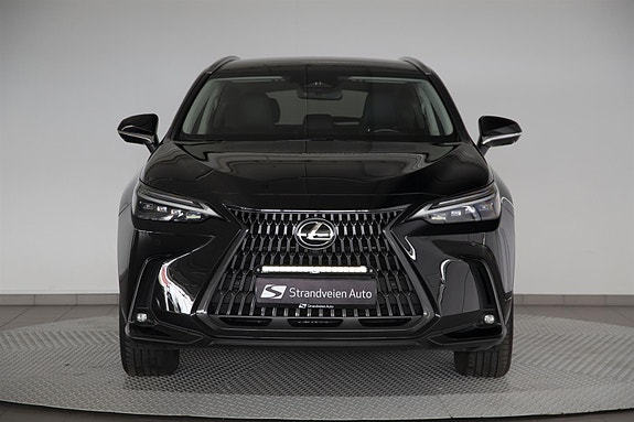 Lexus NX450h 2 of 29