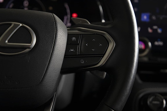 Lexus NX450h 15 of 29