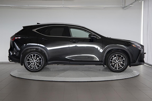 Lexus NX450h 4 of 29