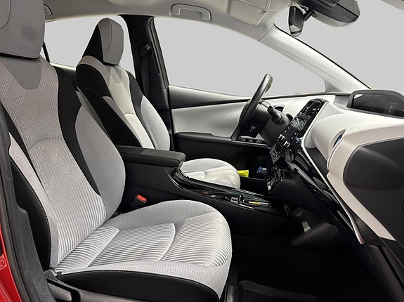 Toyota Prius 11 of 22