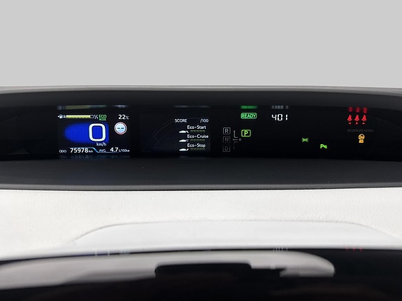Toyota Prius 15 of 22